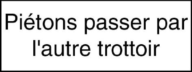 10.252 Zusatztafel EG Grösse cm: 50/20, Text: Piétons passer p