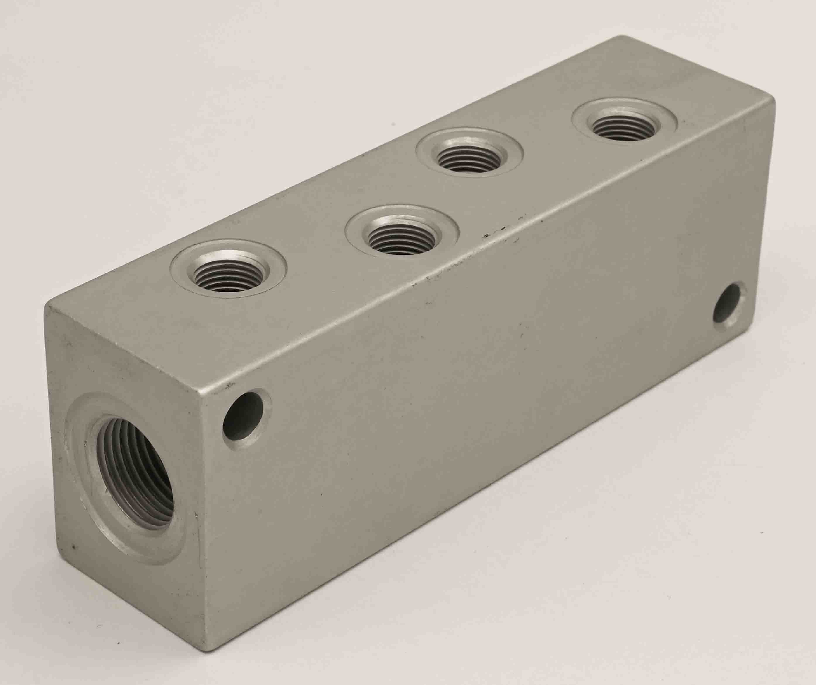 Verteilerleiste 8-fach 130 Mit Innengewinde