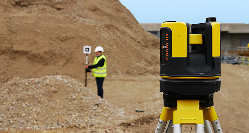 GEOMAX Zoom3D mit Robotic Bestehend aus: