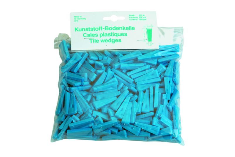 .PLAETTLIKEILE AUS KUNSTSTOFF