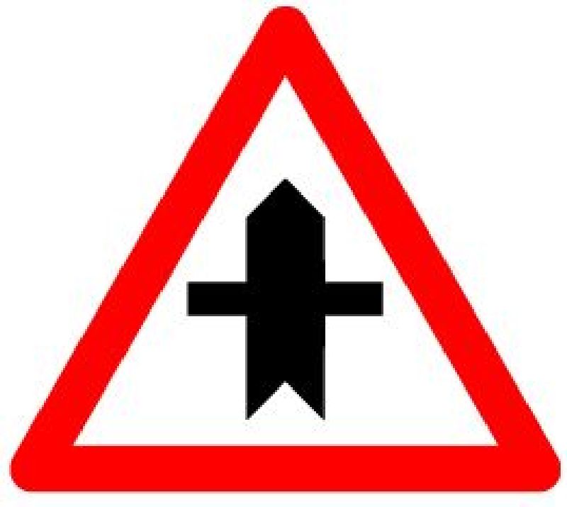 3.05 Verzweigung mit Strasse ohne Vortri Grösse cm: 90, Ausführung: Scotchlite HI